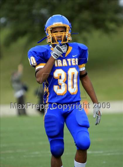 Thumbnail 3 in La Vega vs. Gilmer photogallery.