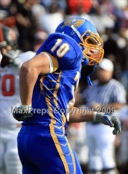 Thumbnail 1 in La Vega vs. Gilmer photogallery.