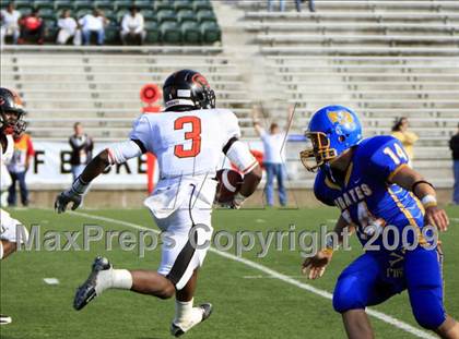 Thumbnail 1 in La Vega vs. Gilmer photogallery.