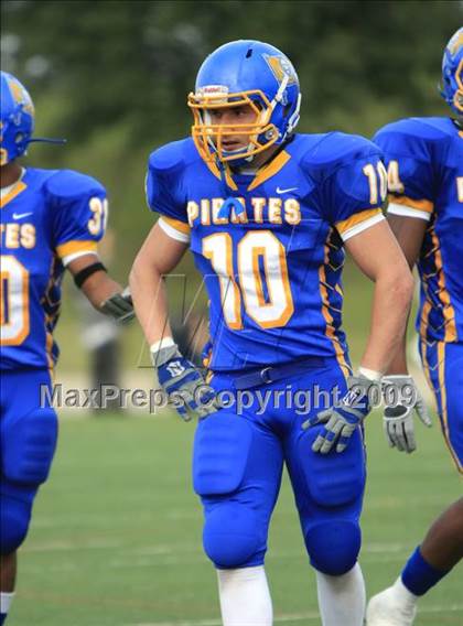 Thumbnail 2 in La Vega vs. Gilmer photogallery.