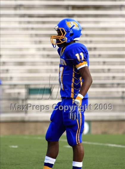 Thumbnail 2 in La Vega vs. Gilmer photogallery.
