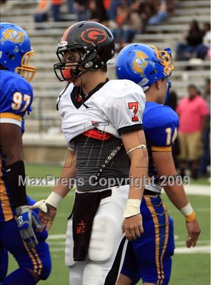 Thumbnail 3 in La Vega vs. Gilmer photogallery.