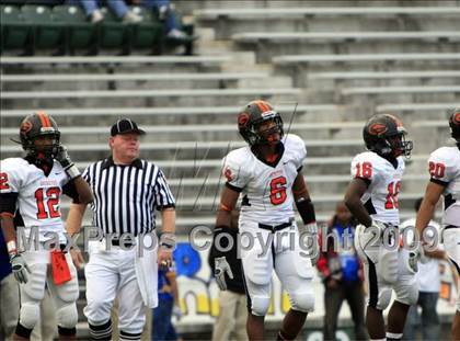 Thumbnail 3 in La Vega vs. Gilmer photogallery.