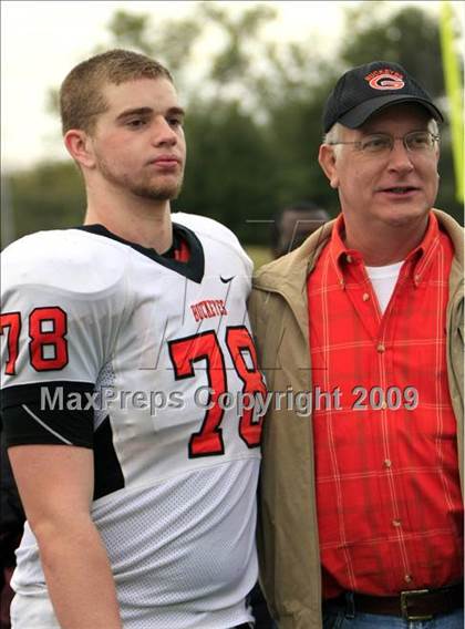 Thumbnail 3 in La Vega vs. Gilmer photogallery.