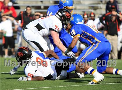 Thumbnail 1 in La Vega vs. Gilmer photogallery.