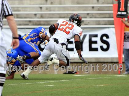 Thumbnail 2 in La Vega vs. Gilmer photogallery.