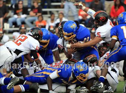Thumbnail 3 in La Vega vs. Gilmer photogallery.