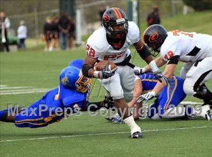Thumbnail 3 in La Vega vs. Gilmer photogallery.