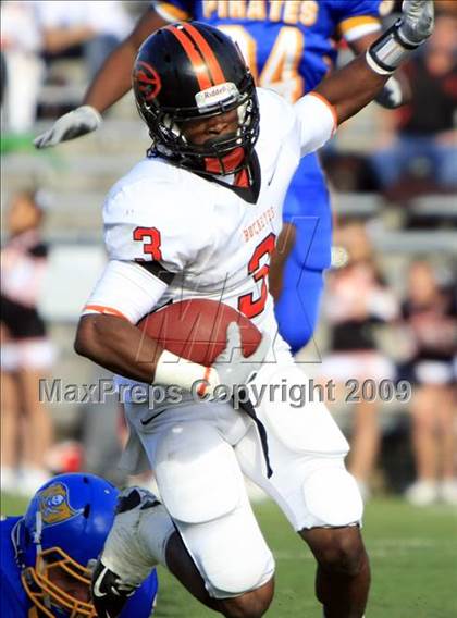 Thumbnail 3 in La Vega vs. Gilmer photogallery.