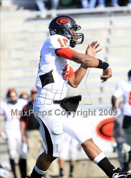 Thumbnail 3 in La Vega vs. Gilmer photogallery.