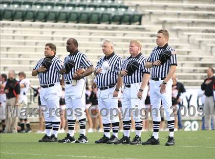 Thumbnail 1 in La Vega vs. Gilmer photogallery.