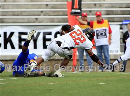 Thumbnail 3 in La Vega vs. Gilmer photogallery.