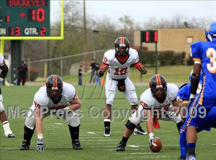 Thumbnail 1 in La Vega vs. Gilmer photogallery.