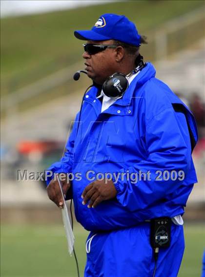 Thumbnail 1 in La Vega vs. Gilmer photogallery.