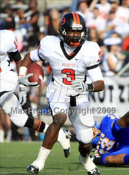 Thumbnail 2 in La Vega vs. Gilmer photogallery.