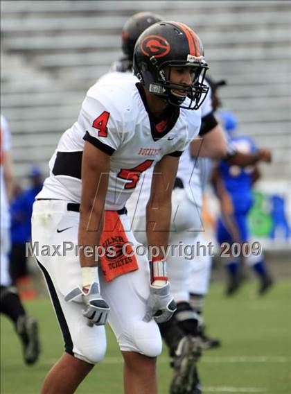 Thumbnail 3 in La Vega vs. Gilmer photogallery.