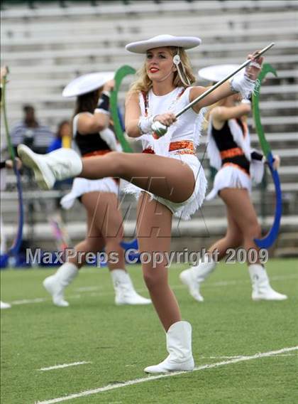 Thumbnail 3 in La Vega vs. Gilmer photogallery.