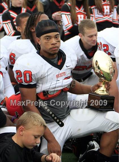 Thumbnail 1 in La Vega vs. Gilmer photogallery.