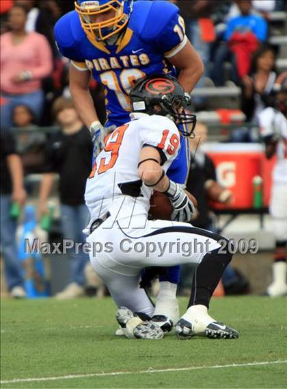 Thumbnail 1 in La Vega vs. Gilmer photogallery.