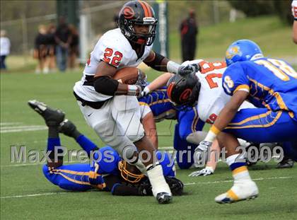 Thumbnail 2 in La Vega vs. Gilmer photogallery.