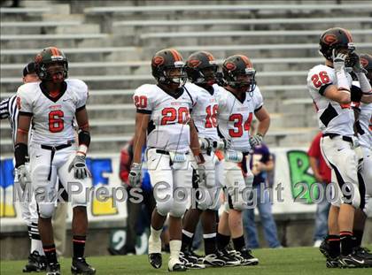 Thumbnail 2 in La Vega vs. Gilmer photogallery.
