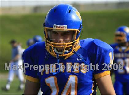 Thumbnail 3 in La Vega vs. Gilmer photogallery.