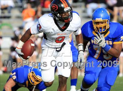 Thumbnail 1 in La Vega vs. Gilmer photogallery.