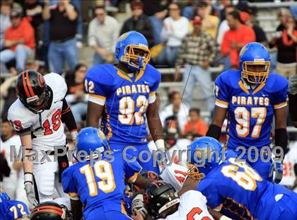 Thumbnail 1 in La Vega vs. Gilmer photogallery.