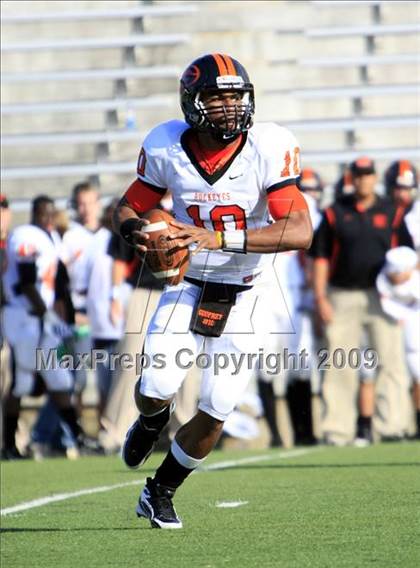 Thumbnail 1 in La Vega vs. Gilmer photogallery.
