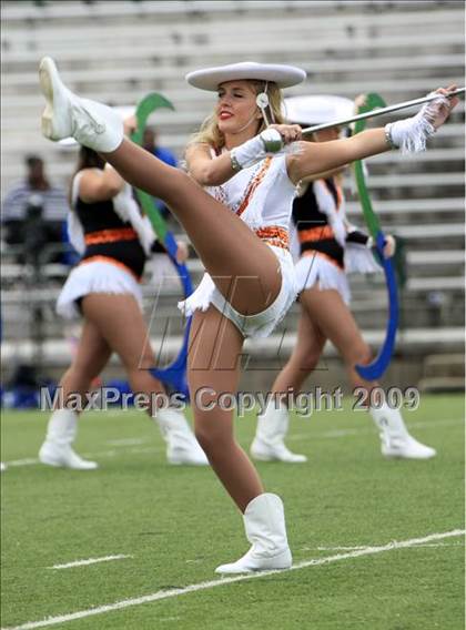 Thumbnail 2 in La Vega vs. Gilmer photogallery.