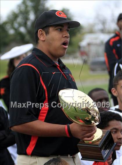 Thumbnail 2 in La Vega vs. Gilmer photogallery.