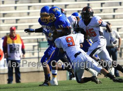 Thumbnail 3 in La Vega vs. Gilmer photogallery.