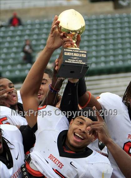 Thumbnail 1 in La Vega vs. Gilmer photogallery.