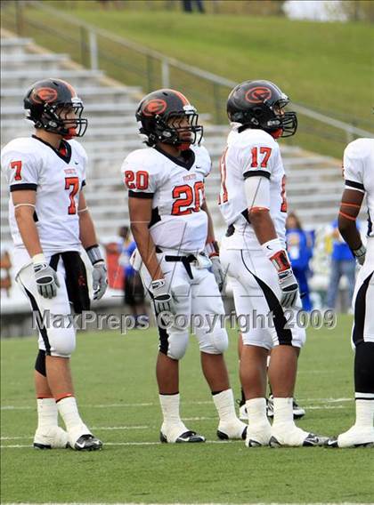 Thumbnail 3 in La Vega vs. Gilmer photogallery.