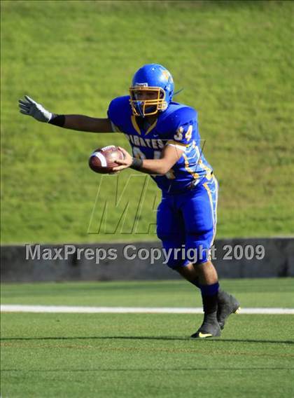 Thumbnail 2 in La Vega vs. Gilmer photogallery.