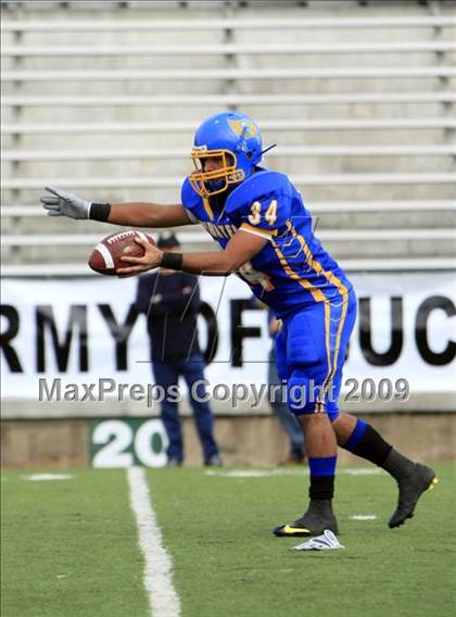 Thumbnail 1 in La Vega vs. Gilmer photogallery.