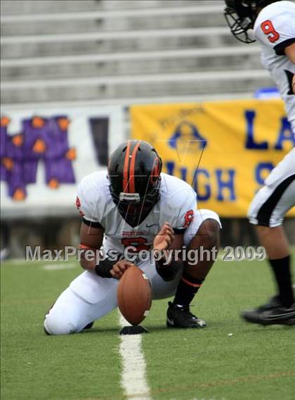 Thumbnail 2 in La Vega vs. Gilmer photogallery.