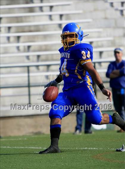 Thumbnail 3 in La Vega vs. Gilmer photogallery.