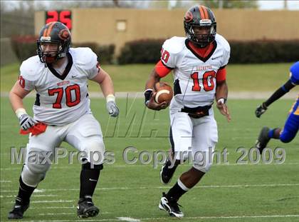 Thumbnail 1 in La Vega vs. Gilmer photogallery.