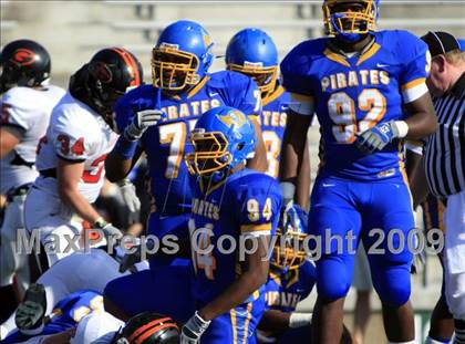 Thumbnail 1 in La Vega vs. Gilmer photogallery.