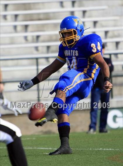 Thumbnail 1 in La Vega vs. Gilmer photogallery.