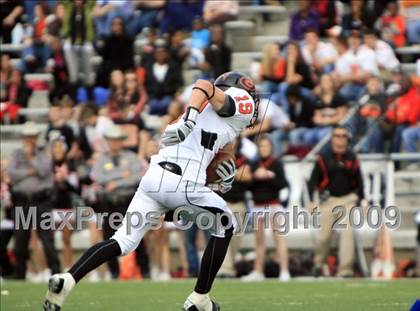 Thumbnail 2 in La Vega vs. Gilmer photogallery.