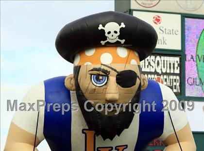 Thumbnail 1 in La Vega vs. Gilmer photogallery.