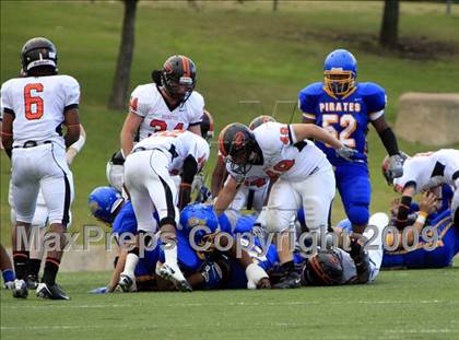 Thumbnail 3 in La Vega vs. Gilmer photogallery.