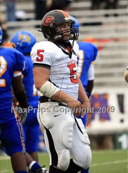 Thumbnail 1 in La Vega vs. Gilmer photogallery.