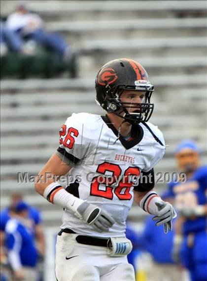 Thumbnail 2 in La Vega vs. Gilmer photogallery.