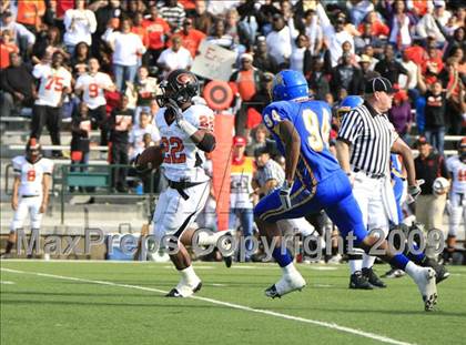Thumbnail 1 in La Vega vs. Gilmer photogallery.