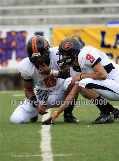 Thumbnail 1 in La Vega vs. Gilmer photogallery.