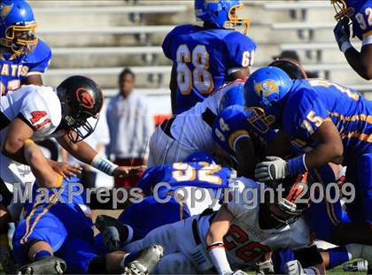 Thumbnail 3 in La Vega vs. Gilmer photogallery.