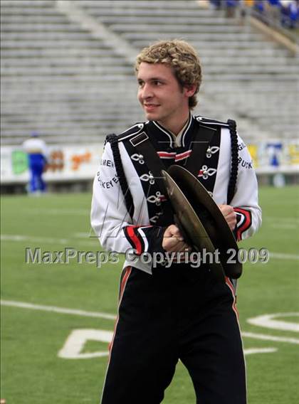 Thumbnail 2 in La Vega vs. Gilmer photogallery.